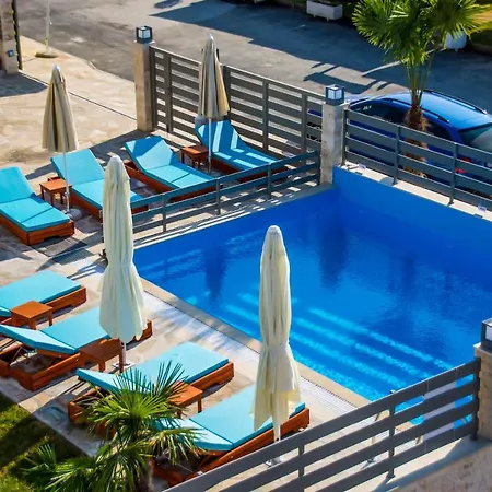 Ippokampos Holidays Nea Vrasna